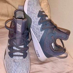 Women’s size 6.5 Nike TR Sneakers